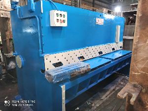 CNC Shearing Machine
