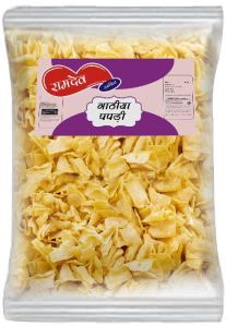 Gathiya Papdi Namkeen