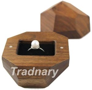 Wooden Ring Box In Octangle Design With Magnetic Lock