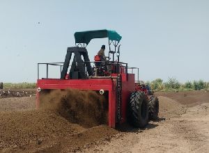 compost turner machine