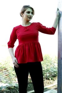 Ladies Maroon Plain Round Neck Top