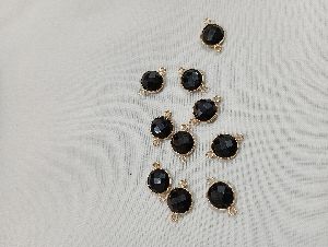 Black Onyx Chekat Cut Gemstone In Silver Cap