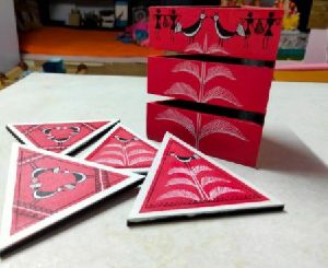 Warli Handpainted Triangle Pen Stand Set