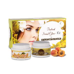 Natural the Essence of Nature Instant Facial Glow Kit