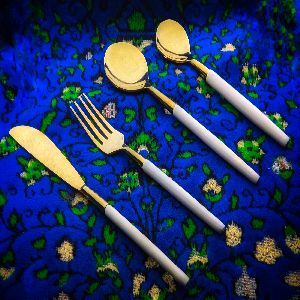 White Cutlery Set