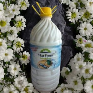 white phenyl