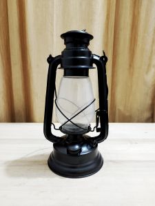 Antique Kerosene Lamp For Garden Lightning