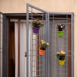 hanging flower pots