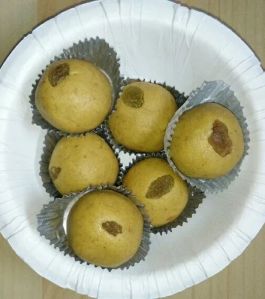 Sajuk Tup Besan Ladoo