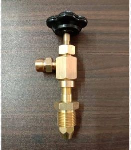 Brass valve for industrial gases