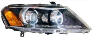 XUV 500 HEADLIGHT (OE LOT)