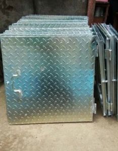 Chequered Plate Manhole Cover