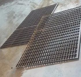 Intermesh and Interlock Grating