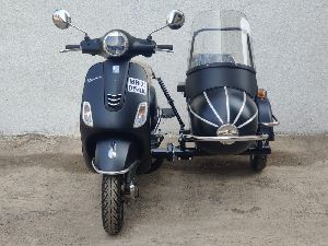 Vespa Scooter Sidecar