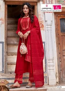 Naira Cut Kurti Pant and Dupatta Set