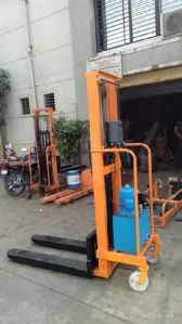 Electric Operated Stacker