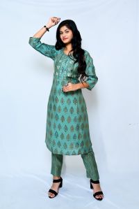 Ladies Light Green Rayon Kurti Pant Set