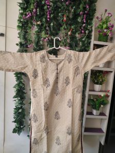 Muslin Ladies Cream Chikan Kurti