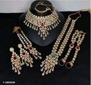 Ladies Elegant Jewellery Set