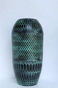 Jar Shaped Iron Flower Vase