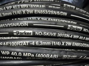 Parker R2 Hydraulic Hose Pipe