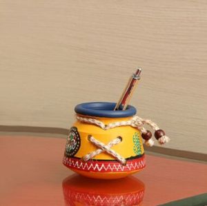 Handpainted Knitted Pen Stand