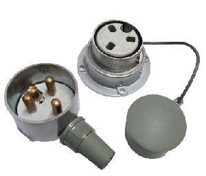 20 AMP 3 Pole Metal Clad Plug Socket