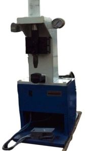 pneumatic riveting machine