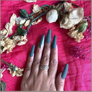 Dim Green Marble Presson Nails