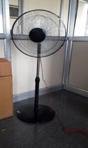 Solar 3 speed pedestal fan