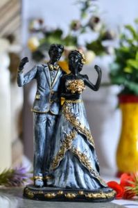 Polyresin Dancing Guldasta Couple Statue