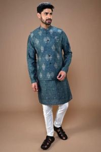 GREEN FLORAL PRINTED JACKET KURTA WITH THREADWORK