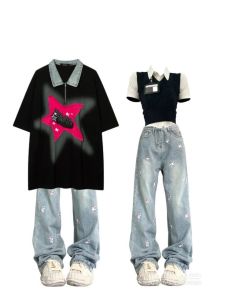 Baggy tshirt and baggy jeans with white navy black top