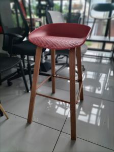 Turret cafeteria chair