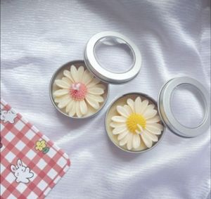 1 Tin jar candle, cinnamon fragrance+daisy flower