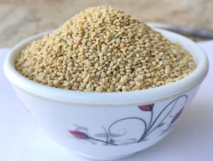 Raw Regular Quinoa Seeds