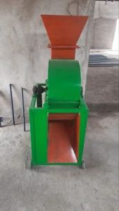 Cow Dung Compost Crusher Machine