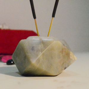 Soapstone diamond incense holder plain