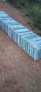 Concrete kerb stone