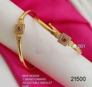 gold plated bracelet squere