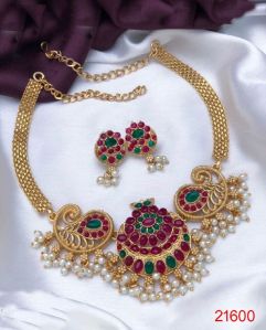 Gold plated kemp red choker set