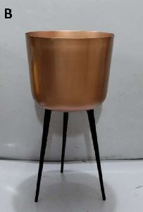 1002B Metal Pot With Aluminium Legs