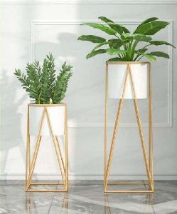 2 Piece Fancy Metal White Planter Set