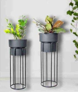 2 Piece Silver Planter Set