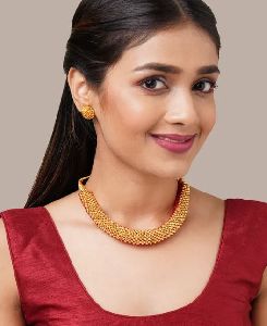 Gold Thushi Necklace Set