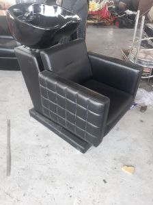 Salon shampoo chair