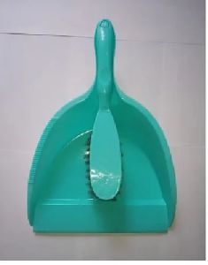 Dust Pan with Brush