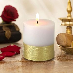 Brush Matallic Pillar Candle