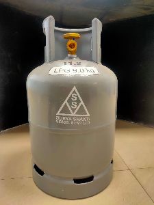 Lpg Cylinder Fitted With Pol Valve