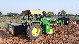 John Deere Tractor fitted telescopic Loader